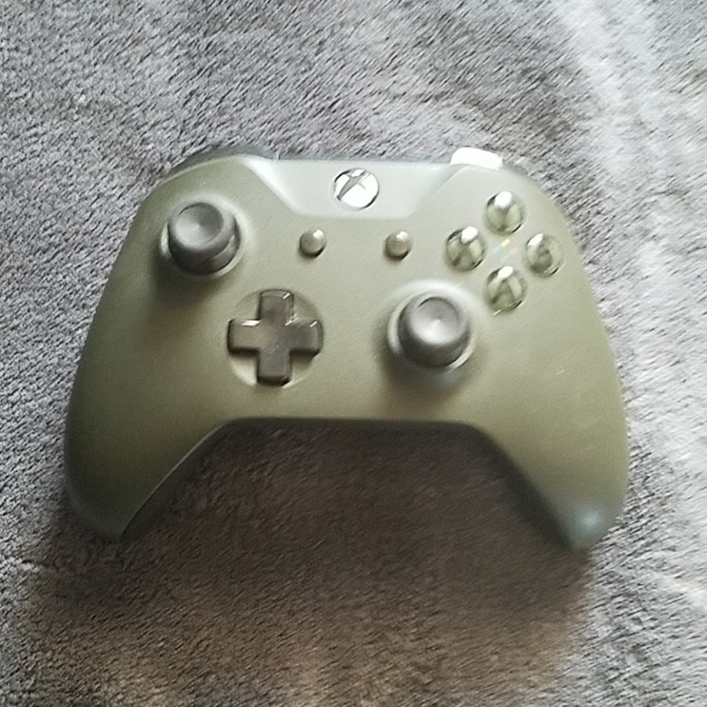 Xbox 1 x - Picture 2 of 2